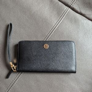 Tory Burch wristlet/wallet